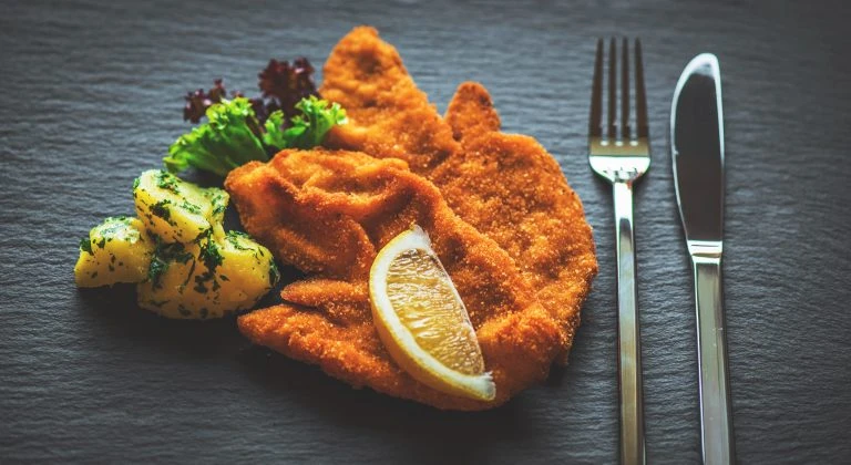Original Wiener Schnitzel mit Petersielienkartoffel